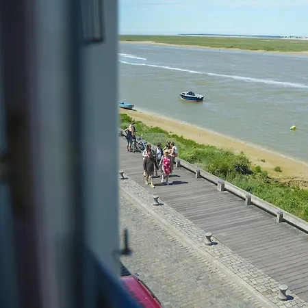 Familial Pour 4 Pers Et 2 Bebes Face A La Baie *